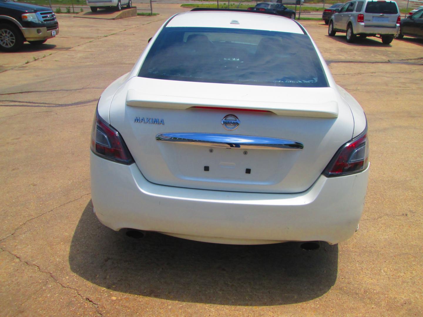 2013 WHITE Nissan Maxima SV (1N4AA5AP4DC) with an 3.5L V6 DOHC 24V engine, Continuously Variable Transmission transmission, located at 1815 NE 28th St., Fort Worth, TX, 76106, (817) 625-6251, 32.795582, -97.333069 - Photo#5