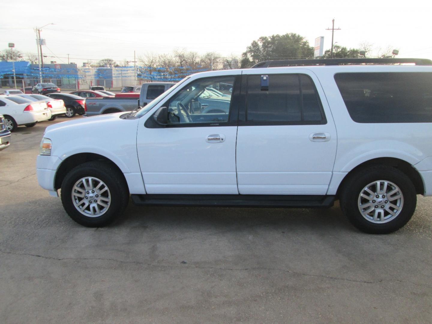 2011 WHITE Ford Expedition EL King Ranch 2WD (1FMJK1H53BE) with an 5.4L V8 SOHC 16V FFV engine, 6-Speed Automatic transmission, located at 1815 NE 28th St., Fort Worth, TX, 76106, (817) 625-6251, 32.795582, -97.333069 - Photo#9