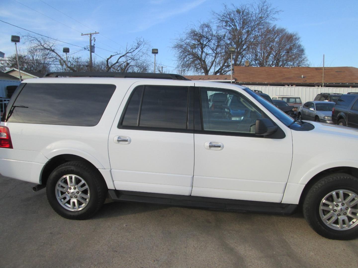 2011 WHITE Ford Expedition EL King Ranch 2WD (1FMJK1H53BE) with an 5.4L V8 SOHC 16V FFV engine, 6-Speed Automatic transmission, located at 1815 NE 28th St., Fort Worth, TX, 76106, (817) 625-6251, 32.795582, -97.333069 - Photo#3