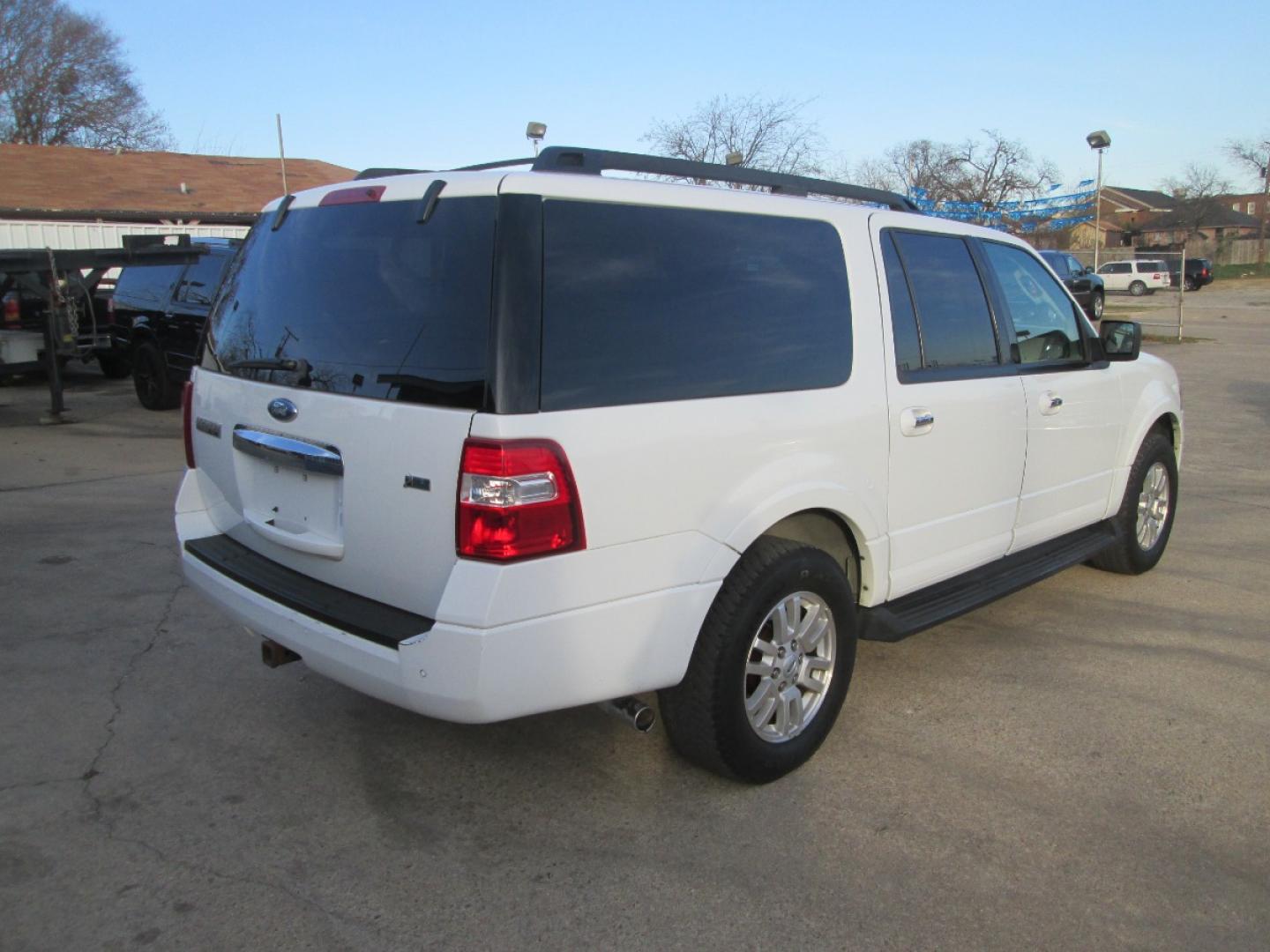 2011 WHITE Ford Expedition EL King Ranch 2WD (1FMJK1H53BE) with an 5.4L V8 SOHC 16V FFV engine, 6-Speed Automatic transmission, located at 1815 NE 28th St., Fort Worth, TX, 76106, (817) 625-6251, 32.795582, -97.333069 - Photo#4