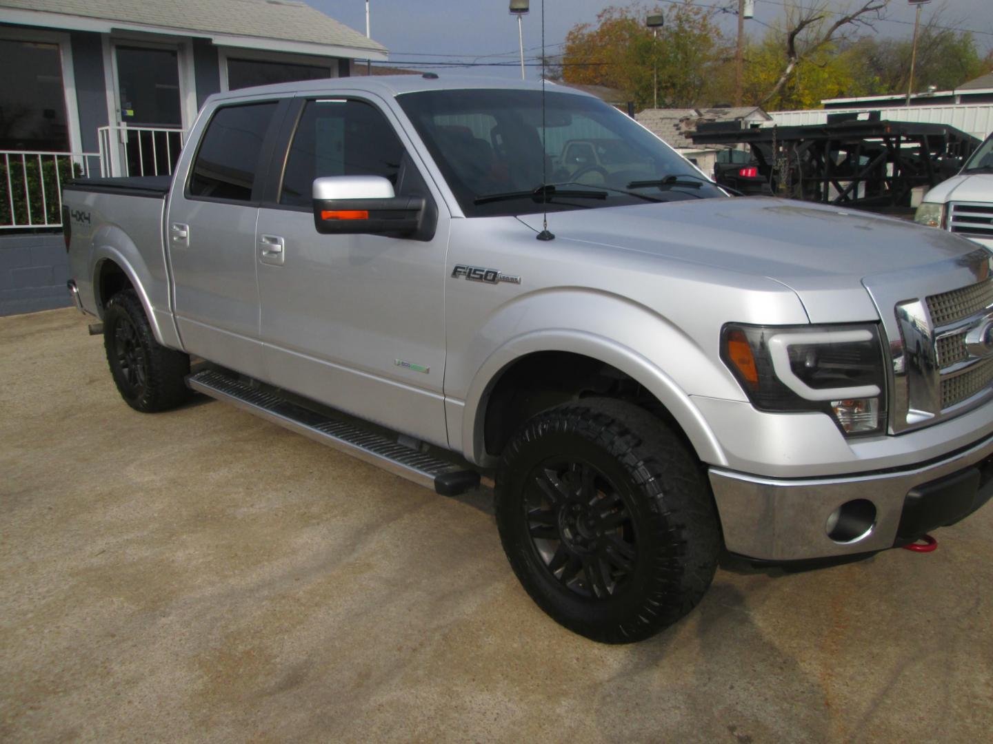 2011 SILVER Ford F-150 FX4 SuperCrew 5.5-ft. Bed 4WD (1FTFW1ET1BF) with an 3.5L V6 engine, 4-Speed Automatic transmission, located at 1815 NE 28th St., Fort Worth, TX, 76106, (817) 625-6251, 32.795582, -97.333069 - Photo#2