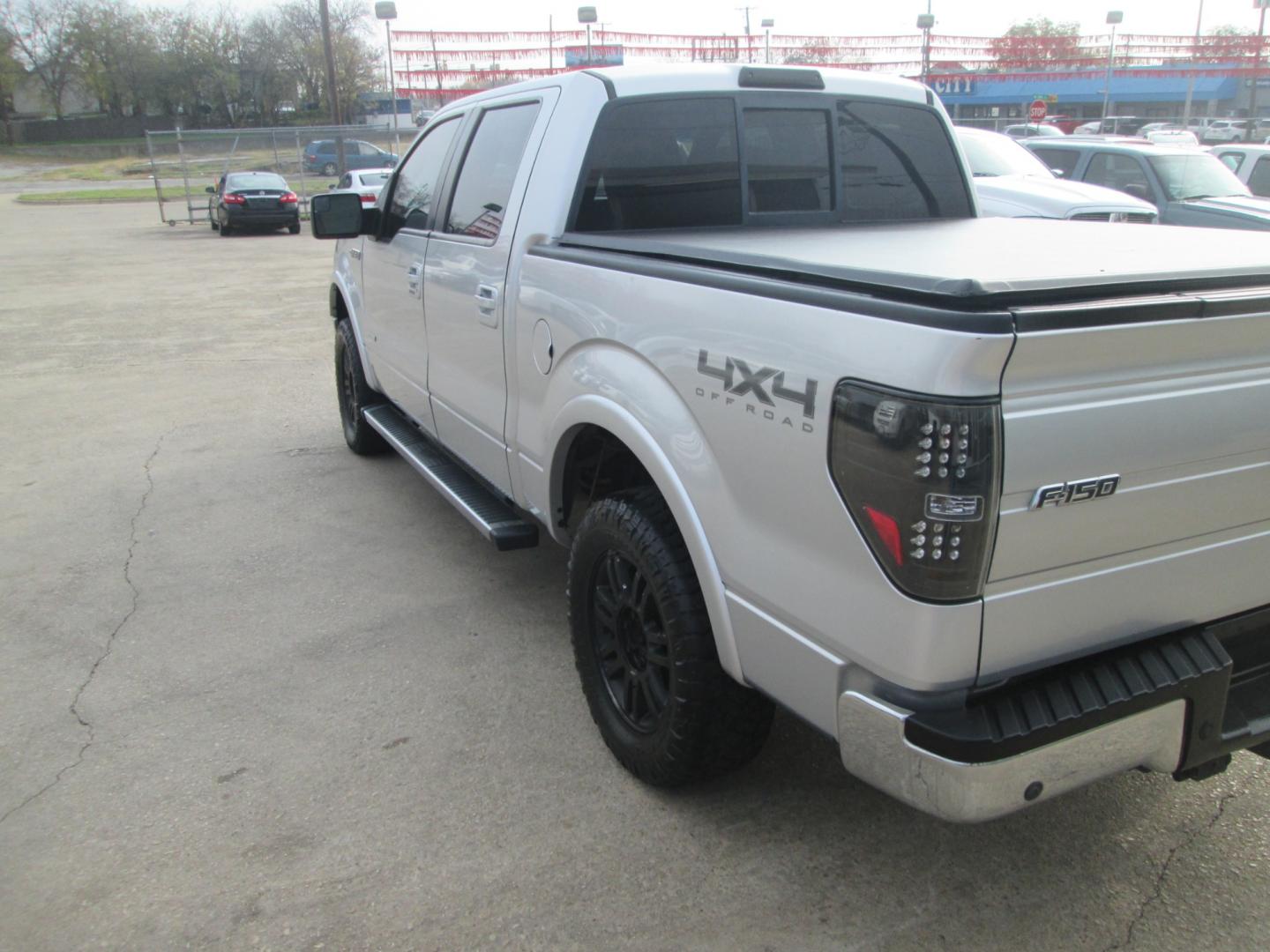 2011 SILVER Ford F-150 FX4 SuperCrew 5.5-ft. Bed 4WD (1FTFW1ET1BF) with an 3.5L V6 engine, 4-Speed Automatic transmission, located at 1815 NE 28th St., Fort Worth, TX, 76106, (817) 625-6251, 32.795582, -97.333069 - Photo#6