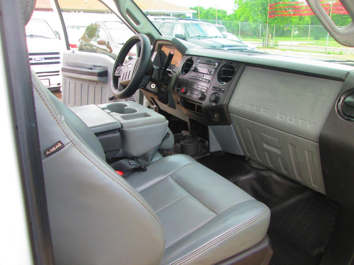 2014 WHITE Ford F-250 SD XL 2WD (1FTBF2A69EE) with an 6.2L V8 OHV 16V engine, 6-Speed Automatic transmission, located at 1815 NE 28th St., Fort Worth, TX, 76106, (817) 625-6251, 32.795582, -97.333069 - Photo#12