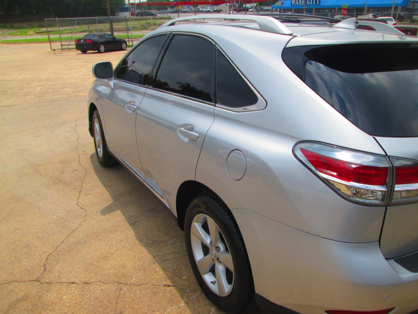 2015 SILVER Lexus RX 350 FWD (2T2ZK1BA4FC) with an 3.5L V6 DOHC 24V engine, 6-Speed Automatic transmission, located at 1815 NE 28th St., Fort Worth, TX, 76106, (817) 625-6251, 32.795582, -97.333069 - Photo#7