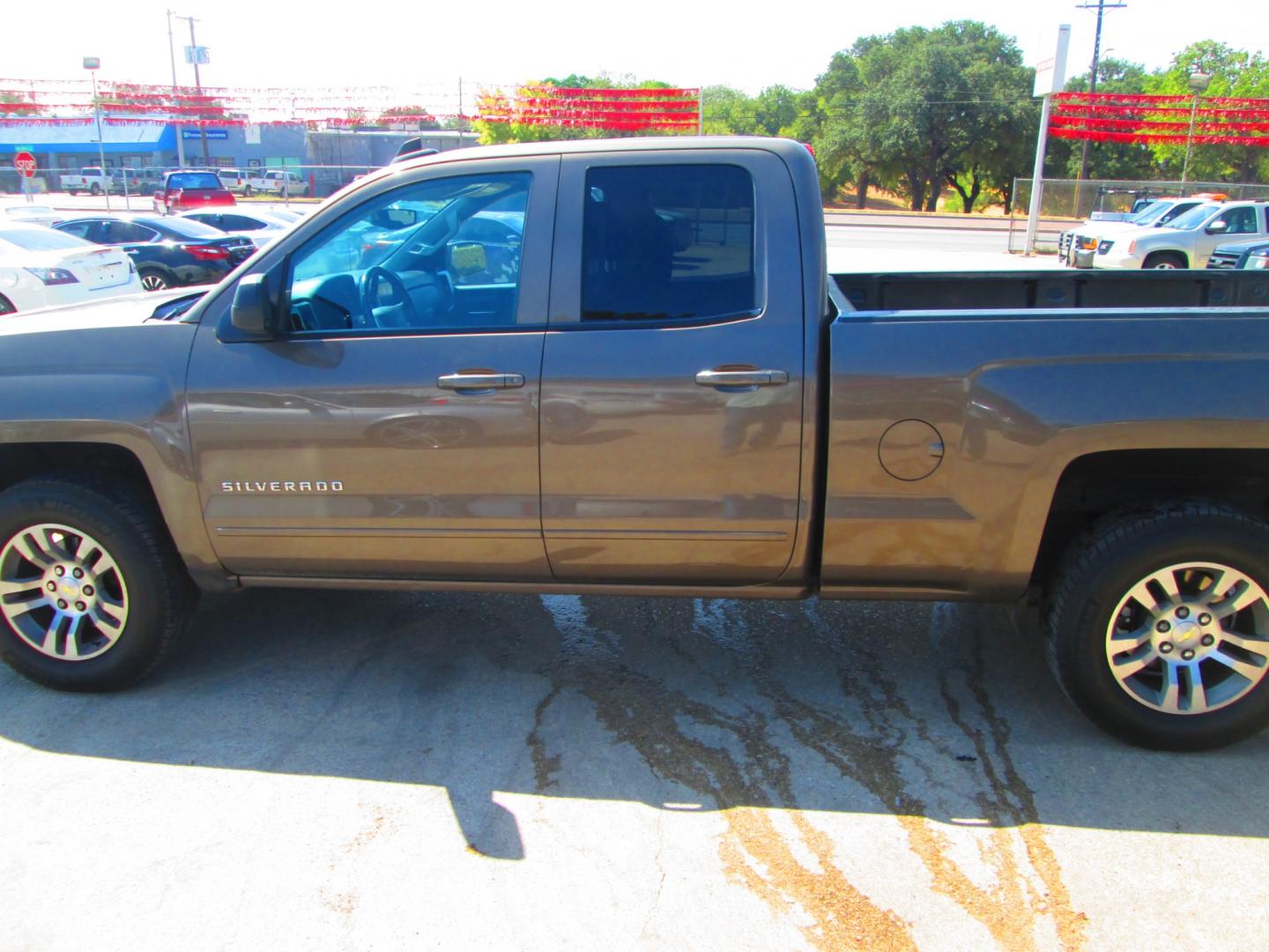 2015 BROWN Chevrolet Silverado 1500 LT Double Cab 4WD (1GCVKREC4FZ) with an 5.3L V8 OHV 16V engine, 6-Speed Automatic transmission, located at 1815 NE 28th St., Fort Worth, TX, 76106, (817) 625-6251, 32.795582, -97.333069 - Photo#10