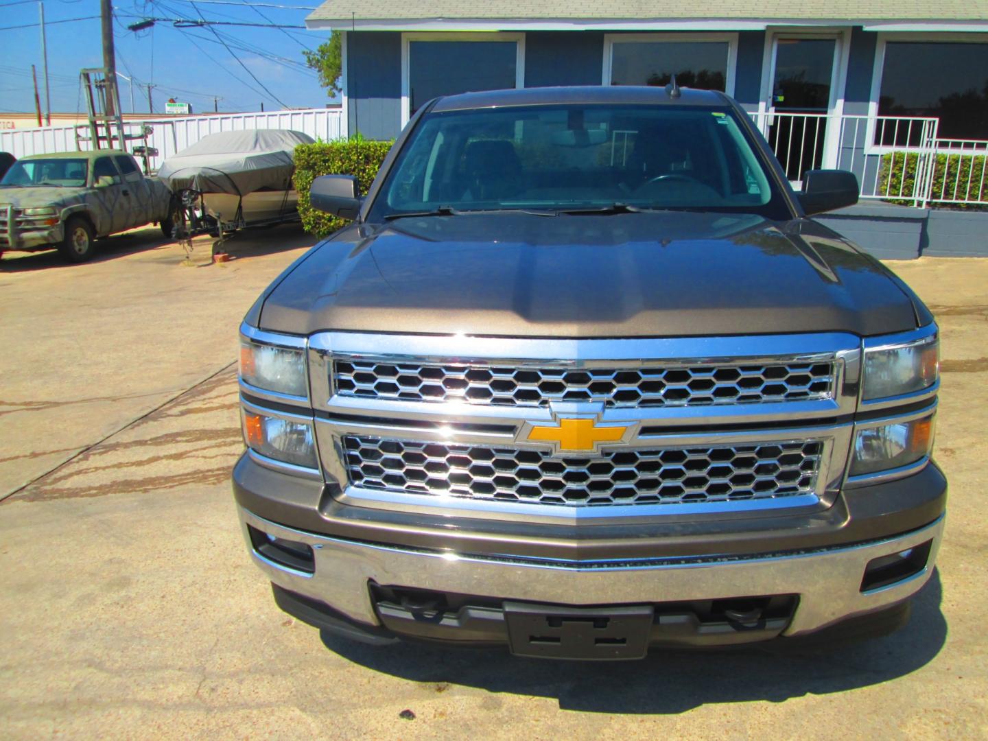 2015 BROWN Chevrolet Silverado 1500 LT Double Cab 4WD (1GCVKREC4FZ) with an 5.3L V8 OHV 16V engine, 6-Speed Automatic transmission, located at 1815 NE 28th St., Fort Worth, TX, 76106, (817) 625-6251, 32.795582, -97.333069 - Photo#1