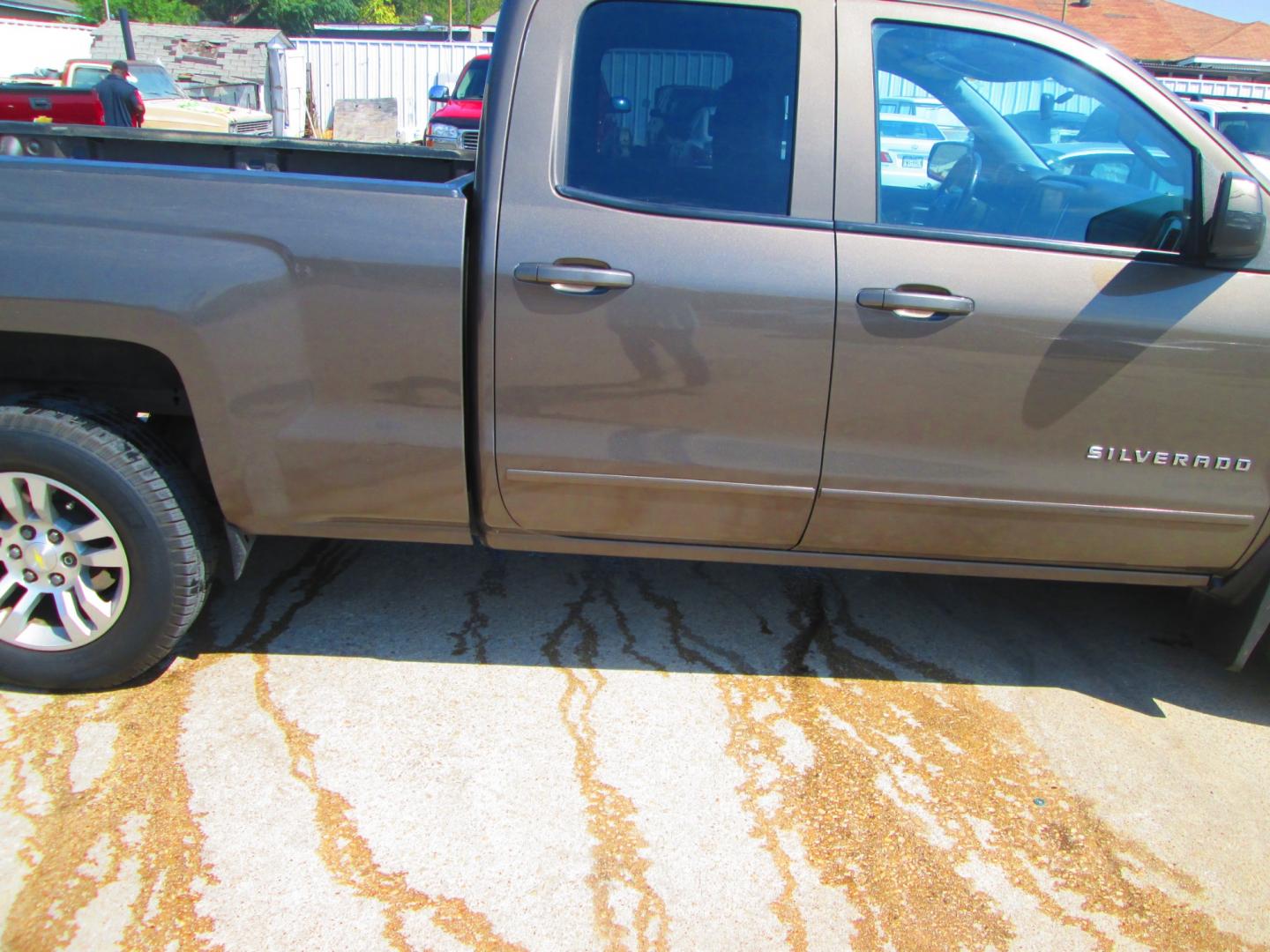 2015 BROWN Chevrolet Silverado 1500 LT Double Cab 4WD (1GCVKREC4FZ) with an 5.3L V8 OHV 16V engine, 6-Speed Automatic transmission, located at 1815 NE 28th St., Fort Worth, TX, 76106, (817) 625-6251, 32.795582, -97.333069 - Photo#3