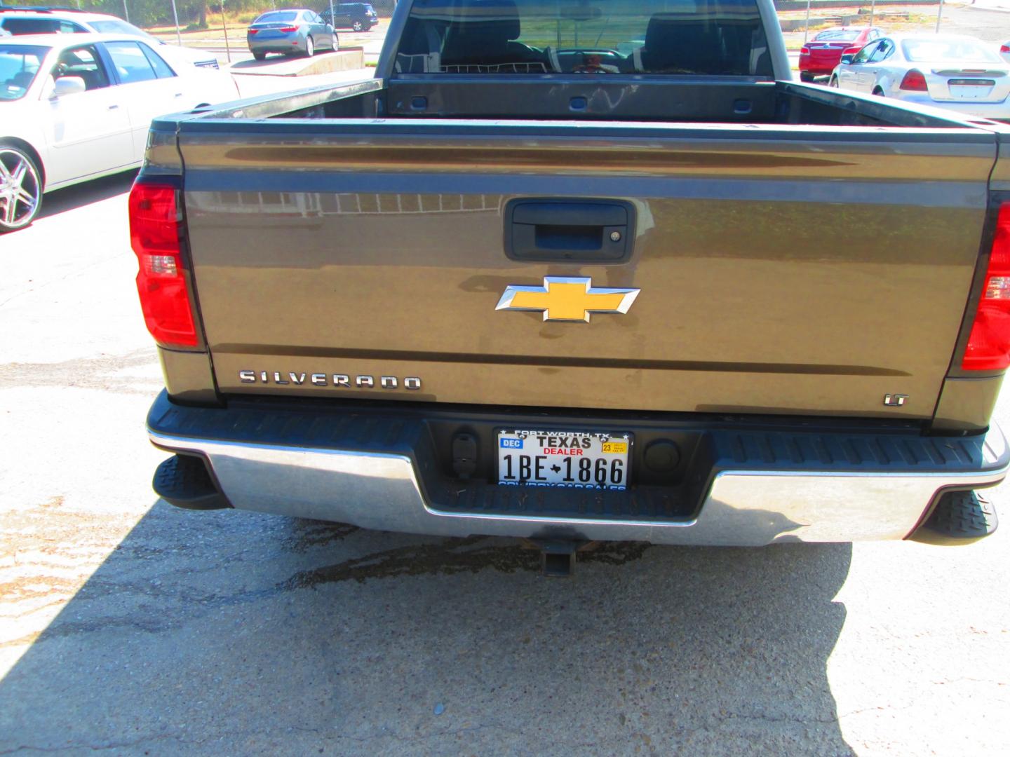 2015 BROWN Chevrolet Silverado 1500 LT Double Cab 4WD (1GCVKREC4FZ) with an 5.3L V8 OHV 16V engine, 6-Speed Automatic transmission, located at 1815 NE 28th St., Fort Worth, TX, 76106, (817) 625-6251, 32.795582, -97.333069 - Photo#8