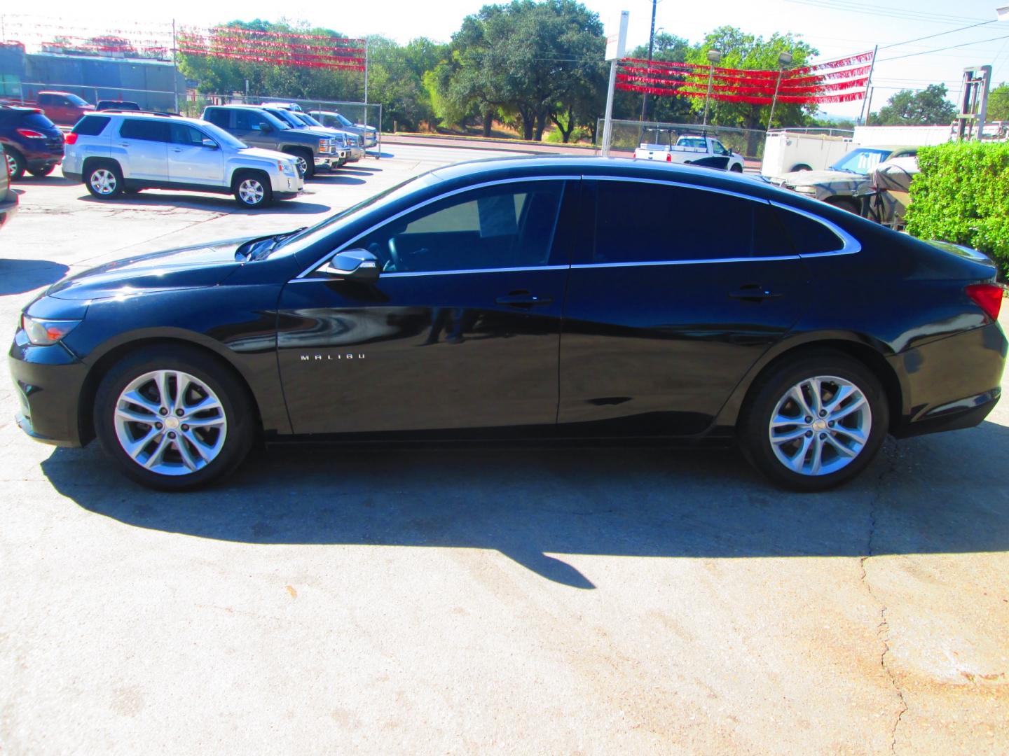 2018 BLACK Chevrolet Malibu LT (1G1ZD5ST3JF) with an 1.5L L4 DOHC 16V engine, 6A transmission, located at 1815 NE 28th St., Fort Worth, TX, 76106, (817) 625-6251, 32.795582, -97.333069 - Photo#8