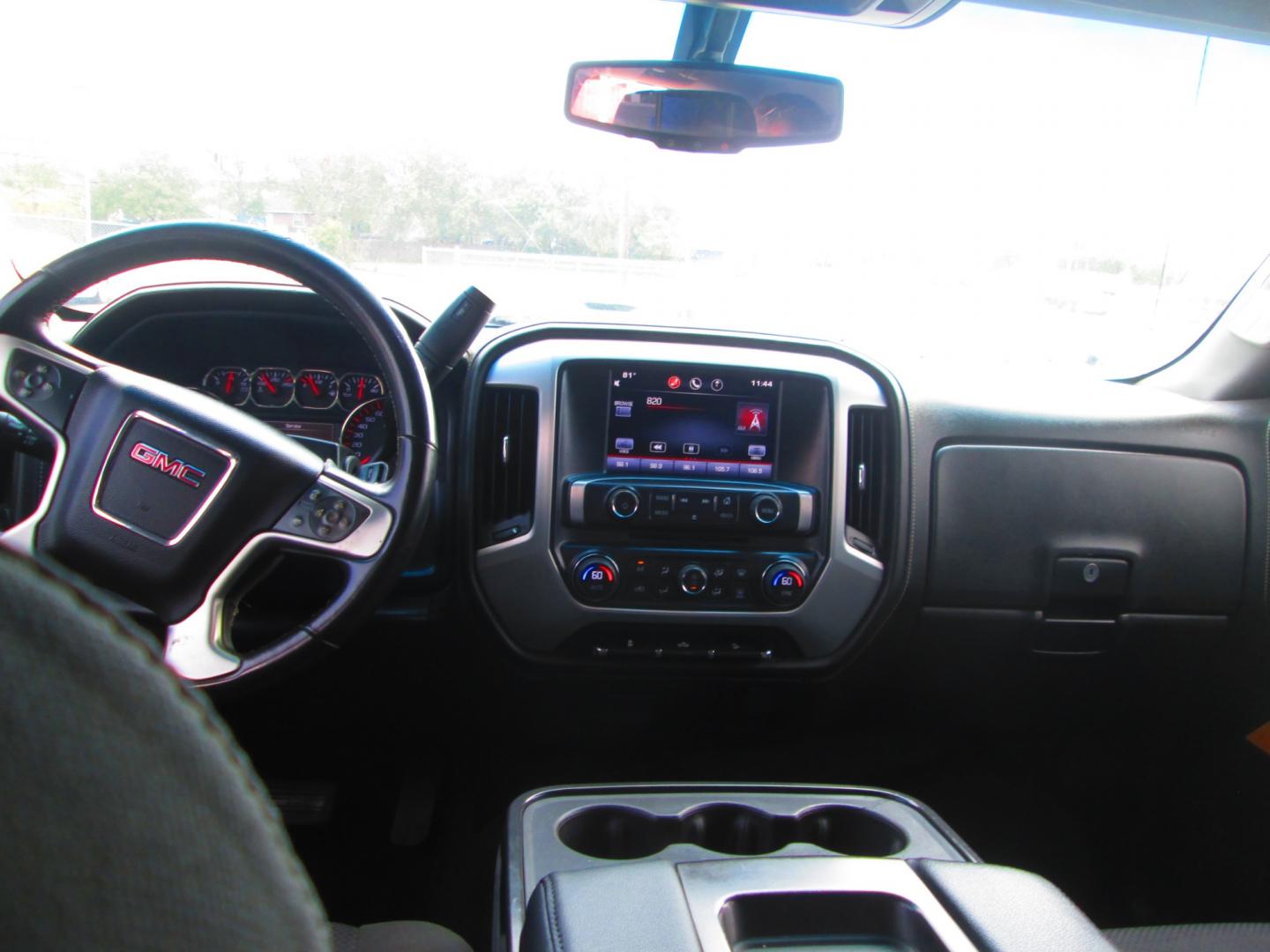 2015 BLACK GMC Sierra 1500 SLE Crew Cab Short Box 4WD (3GTU2UEC7FG) with an 5.3L V8 OHV 16V engine, 6-Speed Automatic transmission, located at 1815 NE 28th St., Fort Worth, TX, 76106, (817) 625-6251, 32.795582, -97.333069 - Photo#12