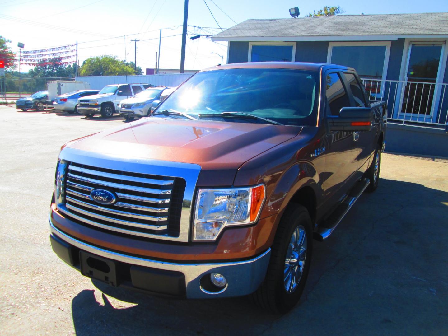 2011 BROWN Ford F-150 FX2 SuperCrew 5.5-ft. Bed 2WD (1FTFW1CF5BK) with an 5.0L V8 engine, 4-Speed Automatic transmission, located at 1815 NE 28th St., Fort Worth, TX, 76106, (817) 625-6251, 32.795582, -97.333069 - Photo#0