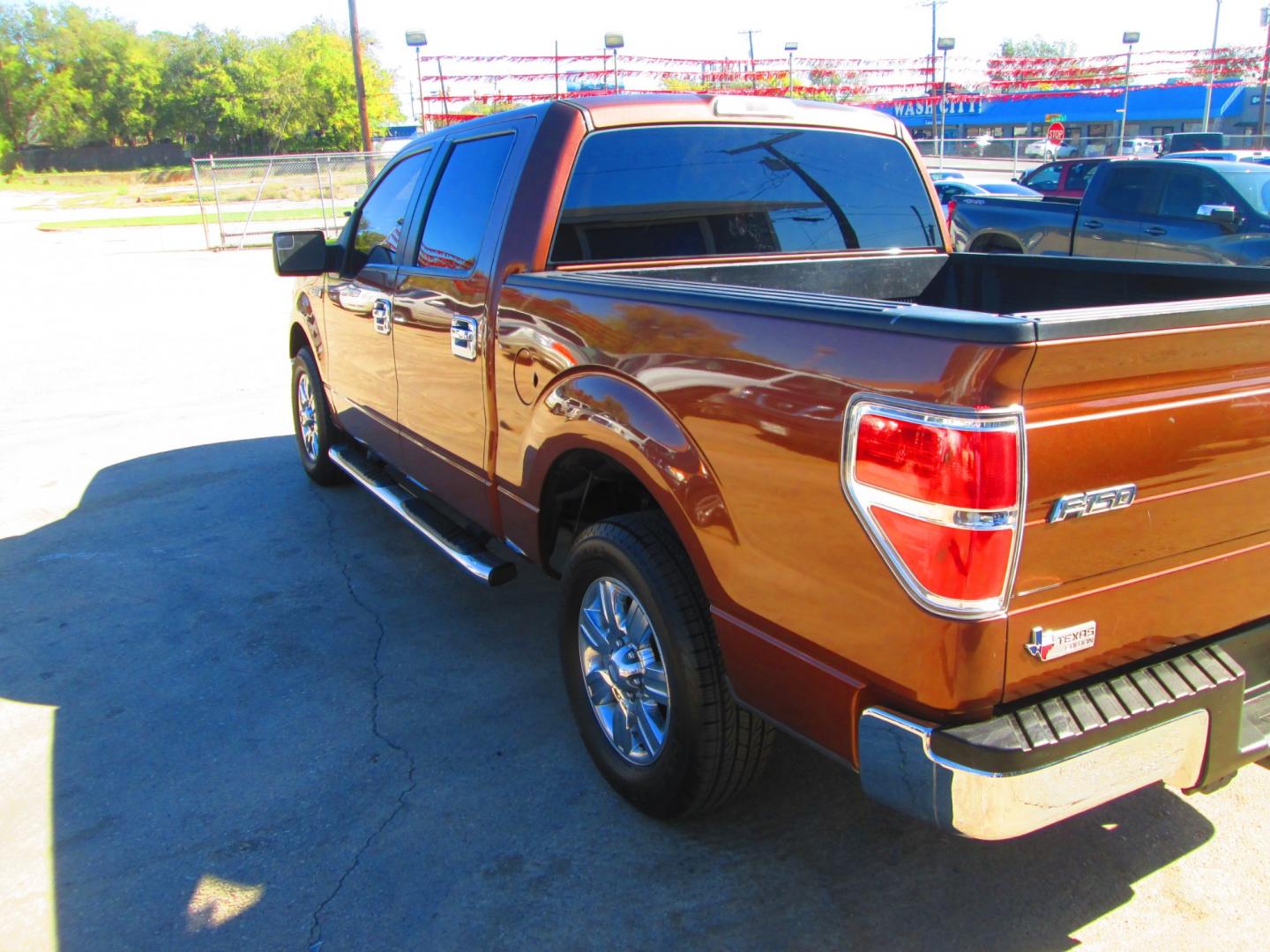 2011 BROWN Ford F-150 FX2 SuperCrew 5.5-ft. Bed 2WD (1FTFW1CF5BK) with an 5.0L V8 engine, 4-Speed Automatic transmission, located at 1815 NE 28th St., Fort Worth, TX, 76106, (817) 625-6251, 32.795582, -97.333069 - Photo#6