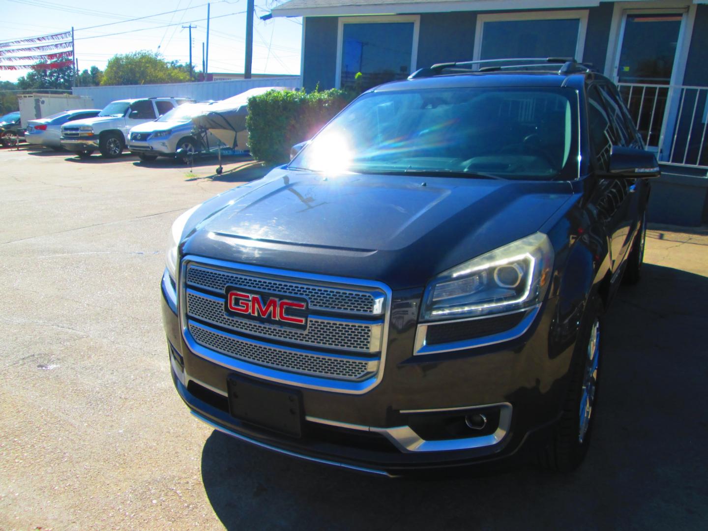 2015 GRAY GMC Acadia Denali AWD (1GKKVTKD1FJ) with an 3.6L V6 DOHC 24V engine, 6-Speed Automatic transmission, located at 1815 NE 28th St., Fort Worth, TX, 76106, (817) 625-6251, 32.795582, -97.333069 - Photo#0