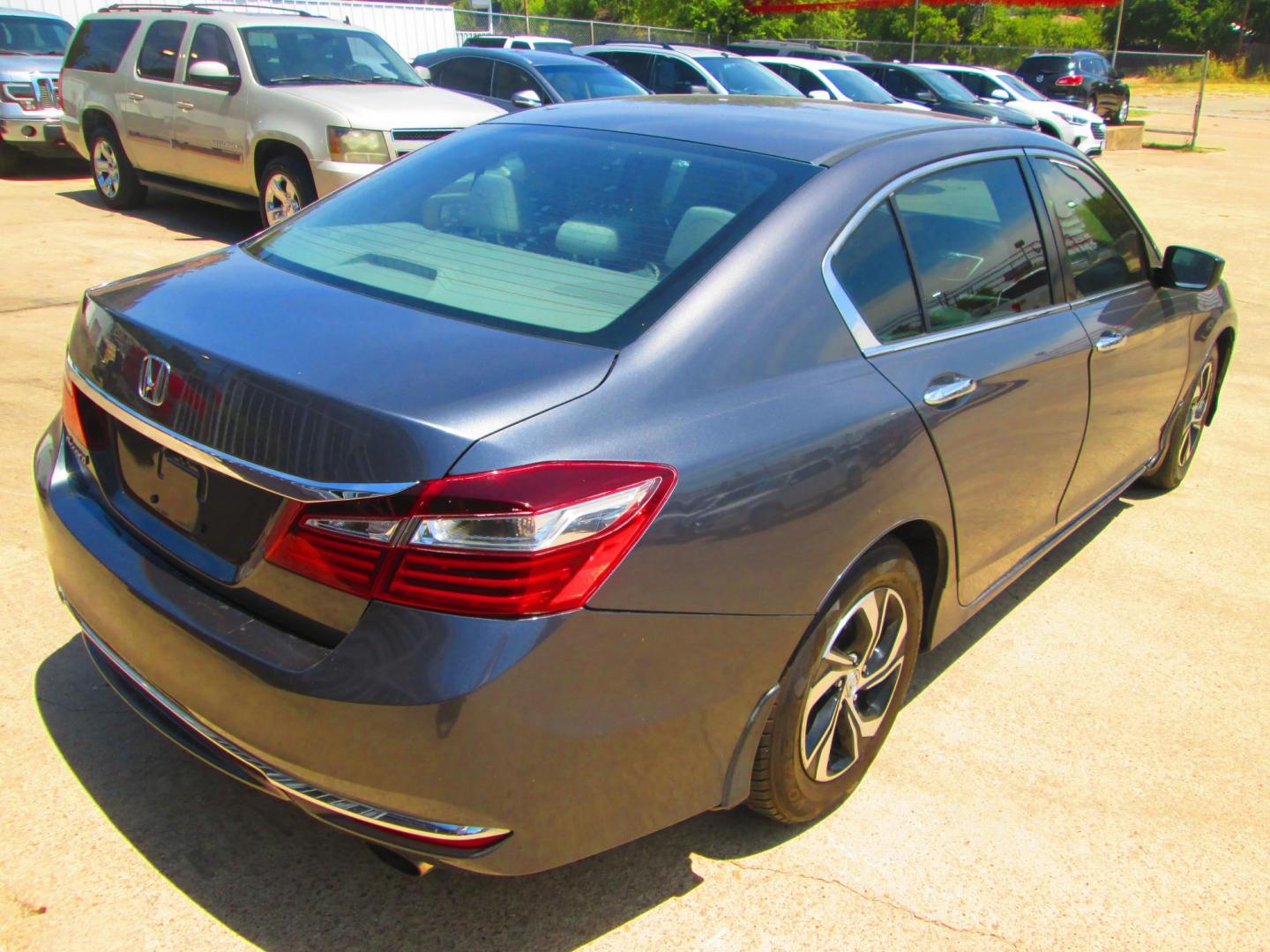 2017 GRAY Honda Accord (1HGCR2F33HA) , located at 1815 NE 28th St., Fort Worth, TX, 76106, (817) 625-6251, 32.795582, -97.333069 - Photo#3