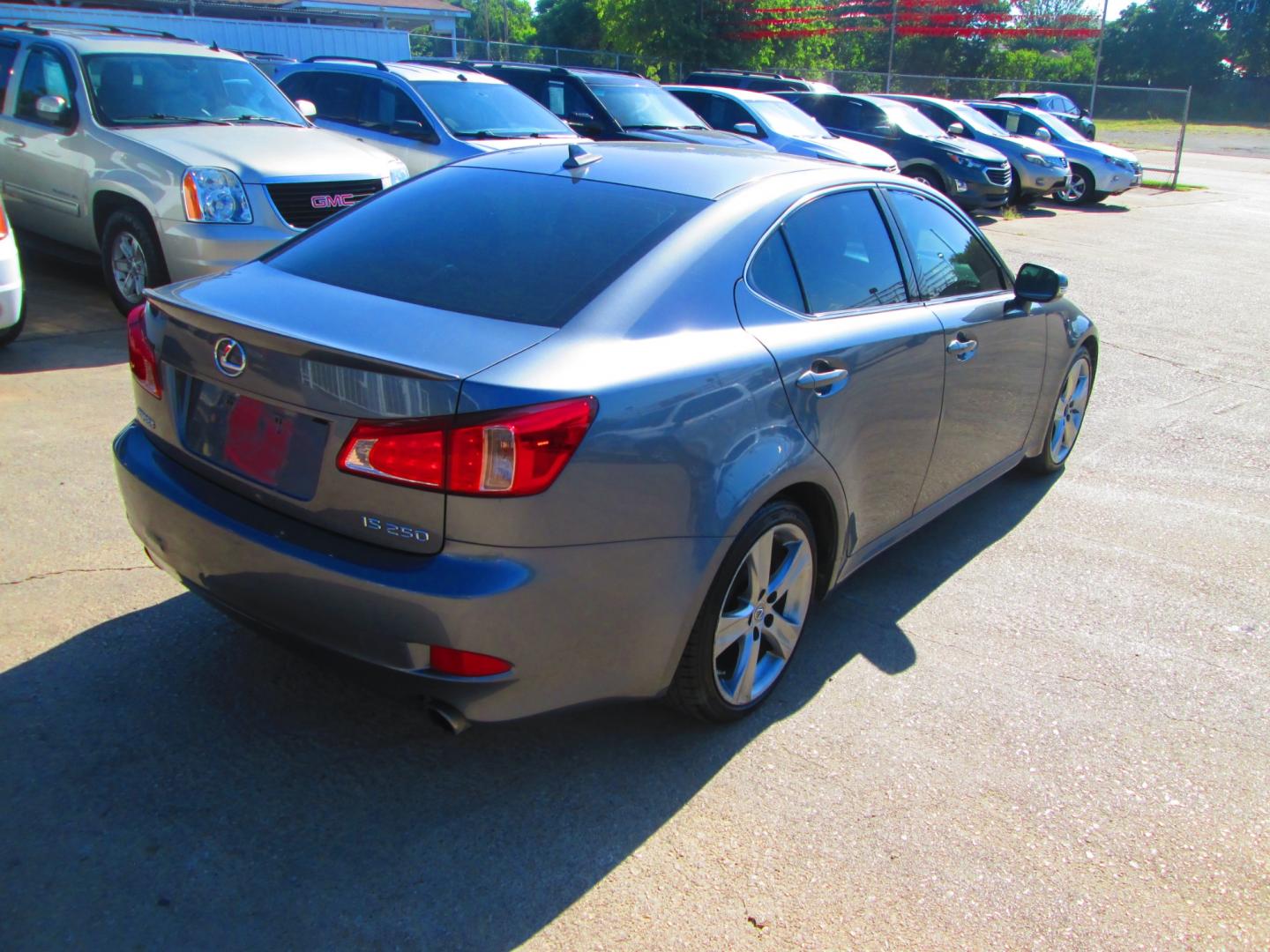 2013 GRAY Lexus IS 250 RWD Manual (JTHBF5C27D5) with an 2.5L V6 24V DOHC engine, 6-Speed Manual transmission, located at 1815 NE 28th St., Fort Worth, TX, 76106, (817) 625-6251, 32.795582, -97.333069 - Photo#4