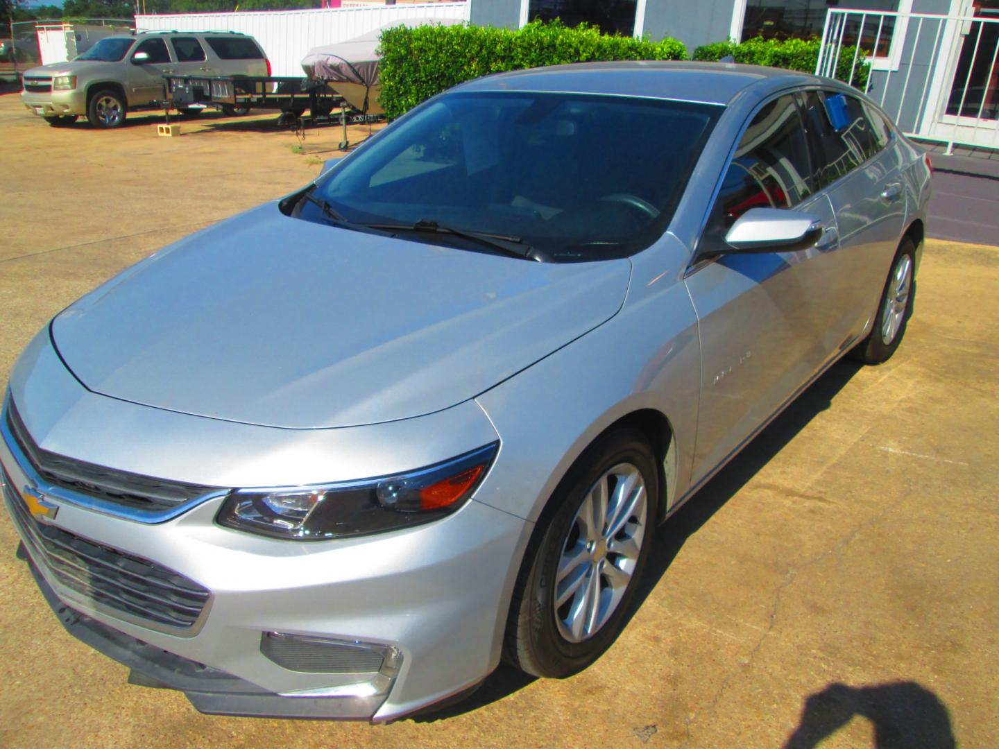 2018 SILVER Chevrolet Malibu (1G1ZD5ST0JF) , located at 1815 NE 28th St., Fort Worth, TX, 76106, (817) 625-6251, 32.795582, -97.333069 - Photo#0