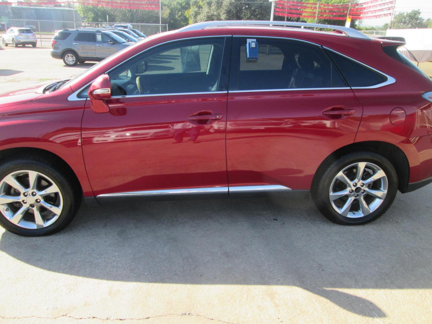 2011 RED Lexus RX 350 FWD (2T2ZK1BA2BC) with an 3.5L V6 DOHC 24V engine, 5-Speed Automatic transmission, located at 1815 NE 28th St., Fort Worth, TX, 76106, (817) 625-6251, 32.795582, -97.333069 - Photo#7