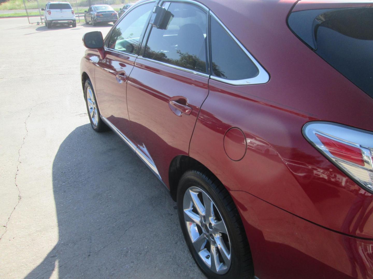 2011 RED Lexus RX 350 FWD (2T2ZK1BA2BC) with an 3.5L V6 DOHC 24V engine, 5-Speed Automatic transmission, located at 1815 NE 28th St., Fort Worth, TX, 76106, (817) 625-6251, 32.795582, -97.333069 - Photo#8