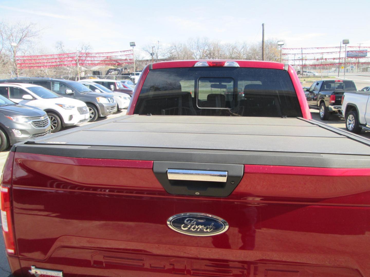 2018 RED Ford F-150 XLT SuperCrew 5.5-ft. Bed 4WD (1FTEW1EG8JK) with an 3.5L V6 TURBO engine, 6A transmission, located at 1815 NE 28th St., Fort Worth, TX, 76106, (817) 625-6251, 32.795582, -97.333069 - Photo#5