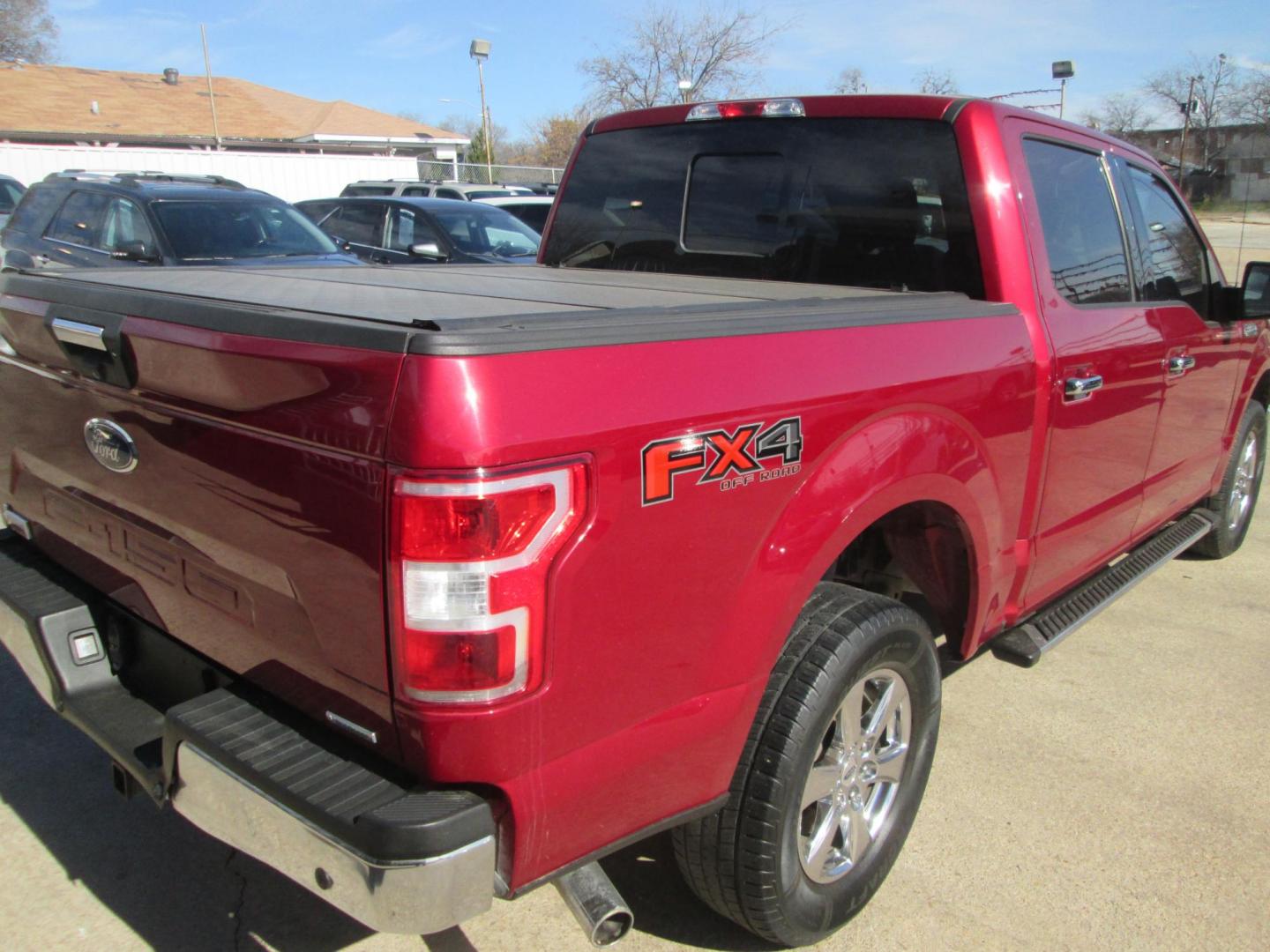 2018 RED Ford F-150 XLT SuperCrew 5.5-ft. Bed 4WD (1FTEW1EG8JK) with an 3.5L V6 TURBO engine, 6A transmission, located at 1815 NE 28th St., Fort Worth, TX, 76106, (817) 625-6251, 32.795582, -97.333069 - Photo#4