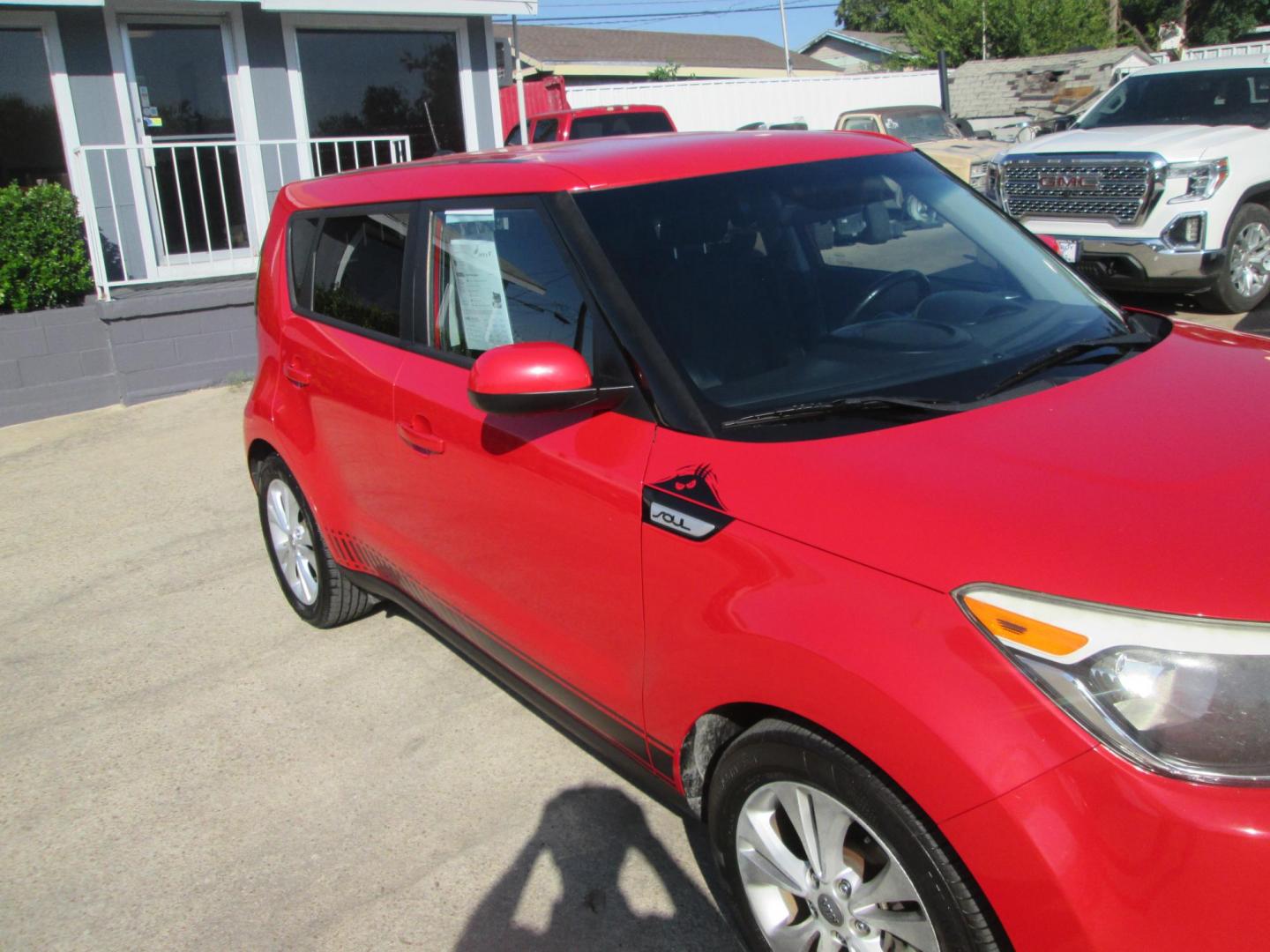 2016 RED Kia Soul + (KNDJP3A51G7) with an 2.0L L4 DOHC 16V engine, 6A transmission, located at 1815 NE 28th St., Fort Worth, TX, 76106, (817) 625-6251, 32.795582, -97.333069 - Photo#3