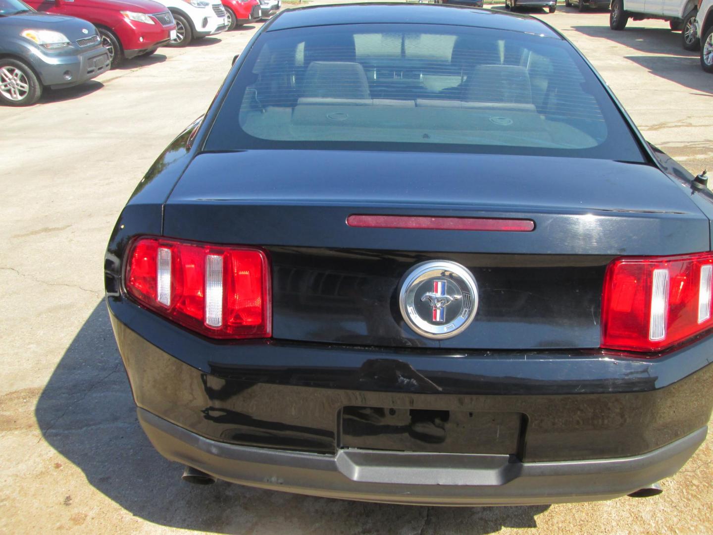 2012 BLACK Ford Mustang V6 Coupe (1ZVBP8AM2C5) with an 3.7L V6 DOHC 24V engine, located at 1815 NE 28th St., Fort Worth, TX, 76106, (817) 625-6251, 32.795582, -97.333069 - Photo#5