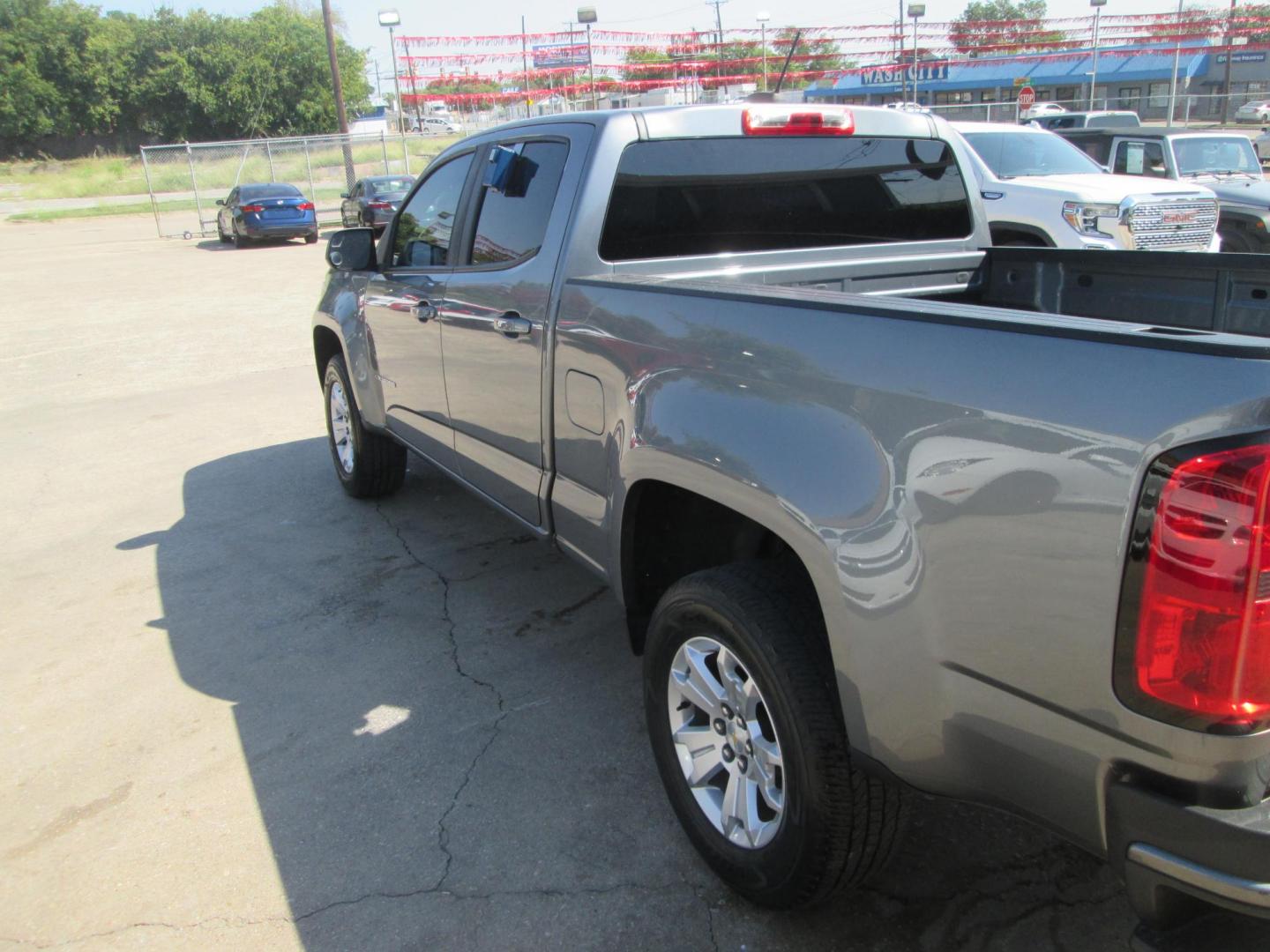 2021 GRAY Chevrolet Colorado LT Crew Cab Long Box 2WD (1GCGSCEN6M1) with an 3.6L V6 DOHC 24V GAS engine, 6A transmission, located at 1815 NE 28th St., Fort Worth, TX, 76106, (817) 625-6251, 32.795582, -97.333069 - Photo#7