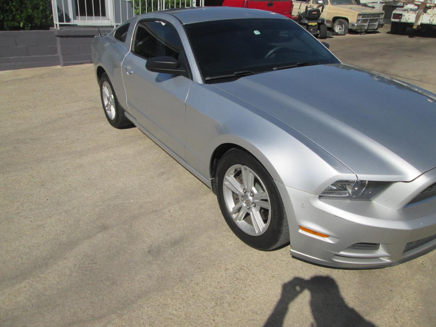 2014 SILVER /BLACK Ford Mustang V6 Coupe (1ZVBP8AM7E5) with an 3.7L V6 DOHC 24V engine, located at 1815 NE 28th St., Fort Worth, TX, 76106, (817) 625-6251, 32.795582, -97.333069 - Photo#3