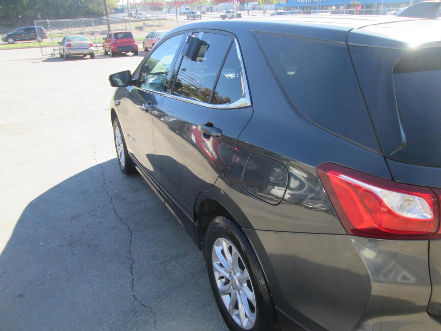 2020 GRAY Chevrolet Equinox LT 2WD (3GNAXKEV7LS) with an 1.5L L4 DIR DOHC 16V TURBO engine, 6A transmission, located at 1815 NE 28th St., Fort Worth, TX, 76106, (817) 625-6251, 32.795582, -97.333069 - Photo#8