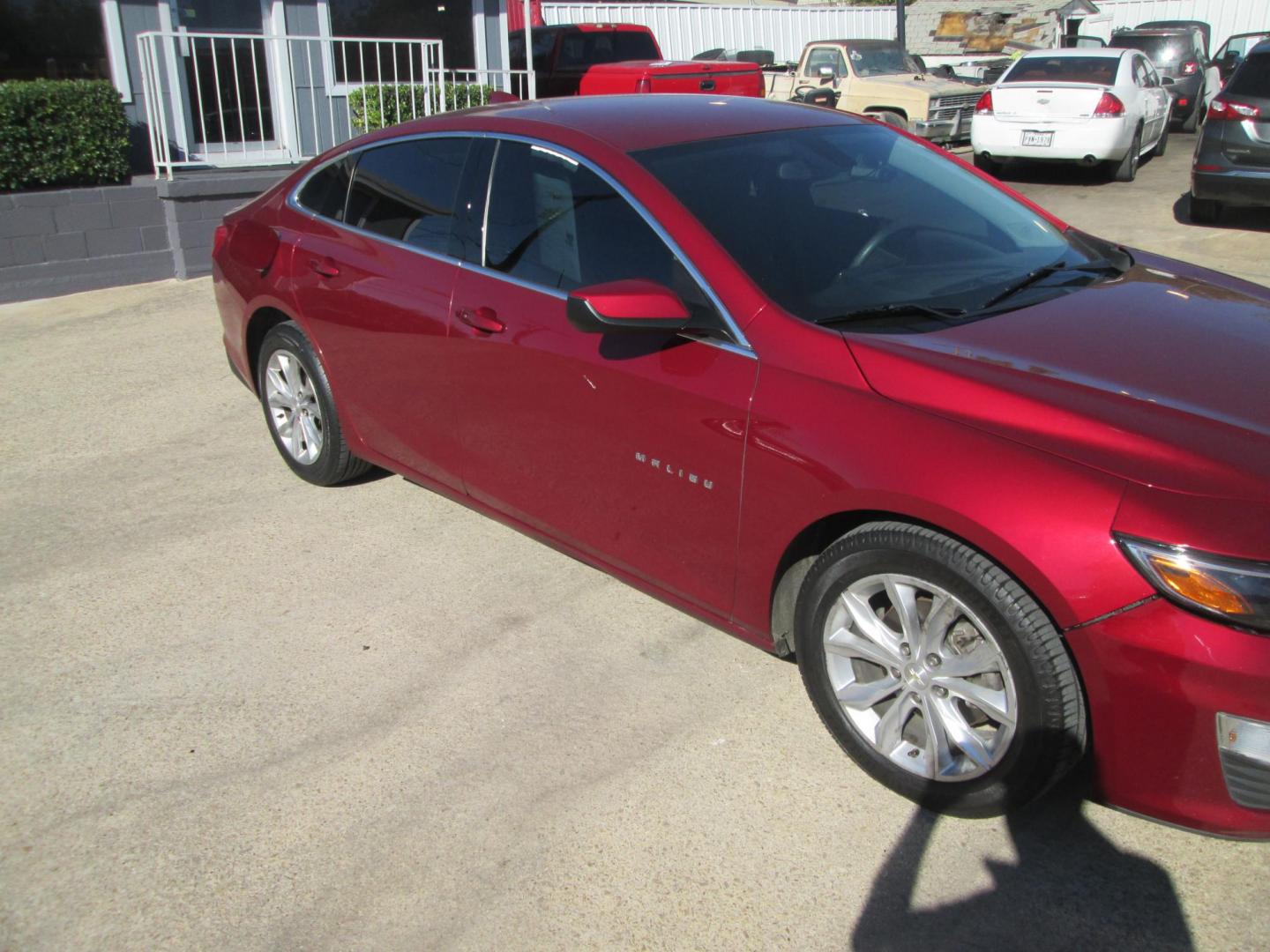 2020 RED Chevrolet Malibu LT (1G1ZD5ST8LF) with an 1.5L L4 DOHC 16V engine, 6A transmission, located at 1815 NE 28th St., Fort Worth, TX, 76106, (817) 625-6251, 32.795582, -97.333069 - Photo#2