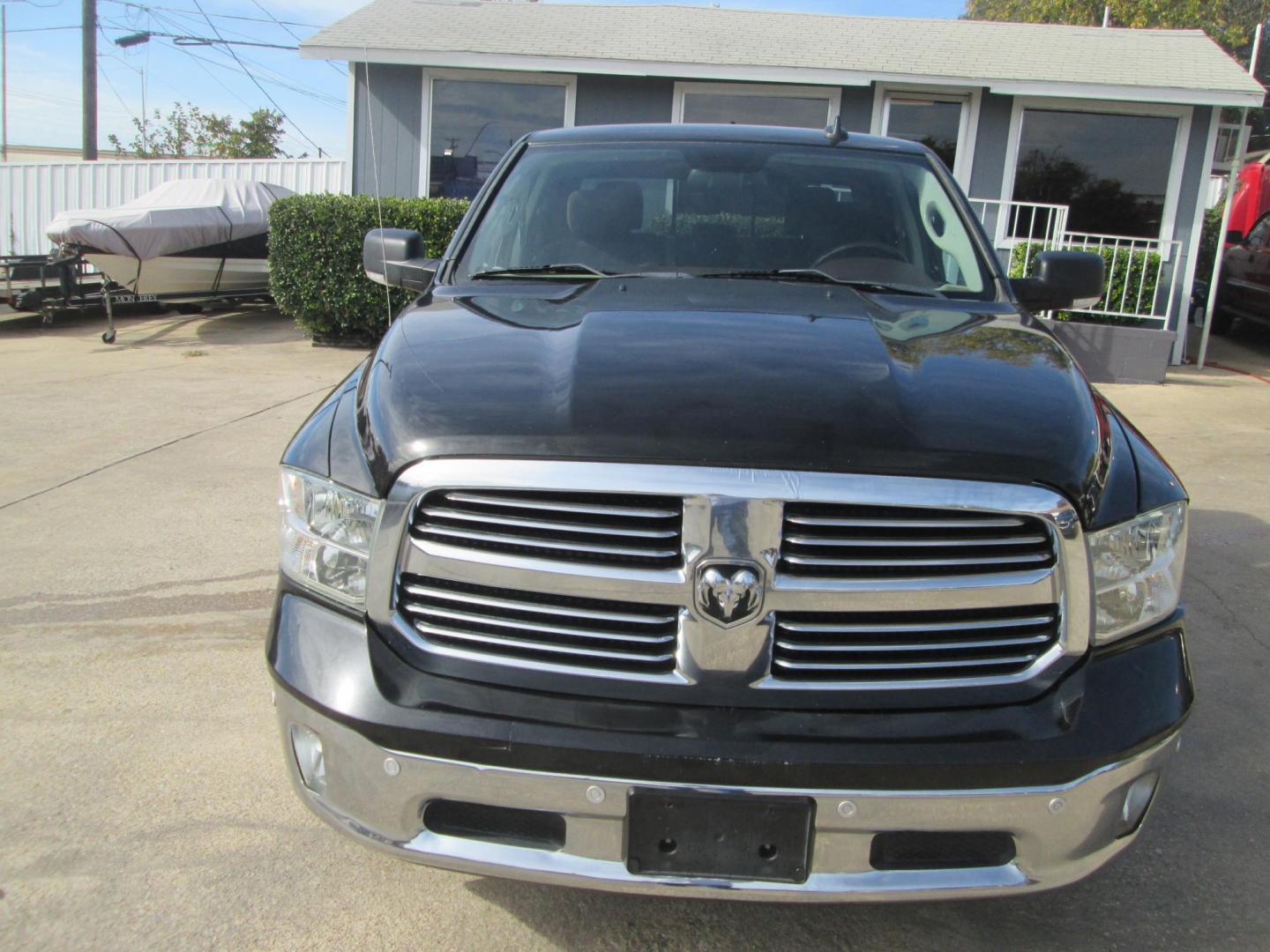 2016 BLACK RAM 1500 SLT Crew Cab SWB 2WD (3C6RR6LT2GG) with an 5.7L V8 OHV 16V engine, 6A transmission, located at 1815 NE 28th St., Fort Worth, TX, 76106, (817) 625-6251, 32.795582, -97.333069 - Photo#1