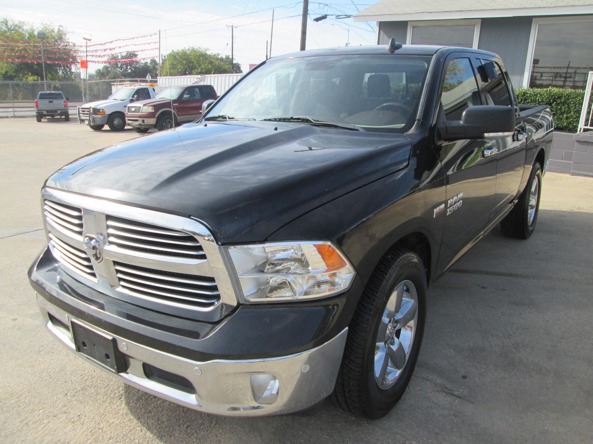 photo of 2016 RAM 1500 SLT Crew Cab SWB 2WD