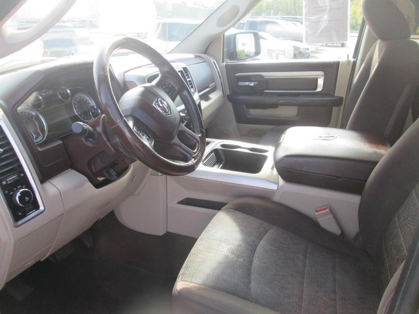 2016 BLACK RAM 1500 SLT Crew Cab SWB 2WD (3C6RR6LT2GG) with an 5.7L V8 OHV 16V engine, 6A transmission, located at 1815 NE 28th St., Fort Worth, TX, 76106, (817) 625-6251, 32.795582, -97.333069 - Photo#11