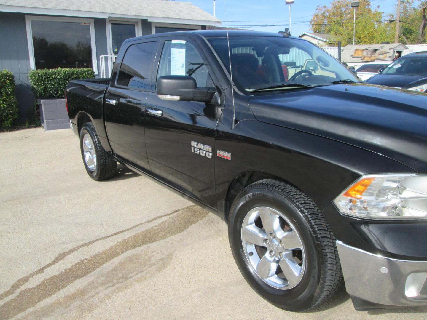 2016 BLACK RAM 1500 SLT Crew Cab SWB 2WD (3C6RR6LT2GG) with an 5.7L V8 OHV 16V engine, 6A transmission, located at 1815 NE 28th St., Fort Worth, TX, 76106, (817) 625-6251, 32.795582, -97.333069 - Photo#2