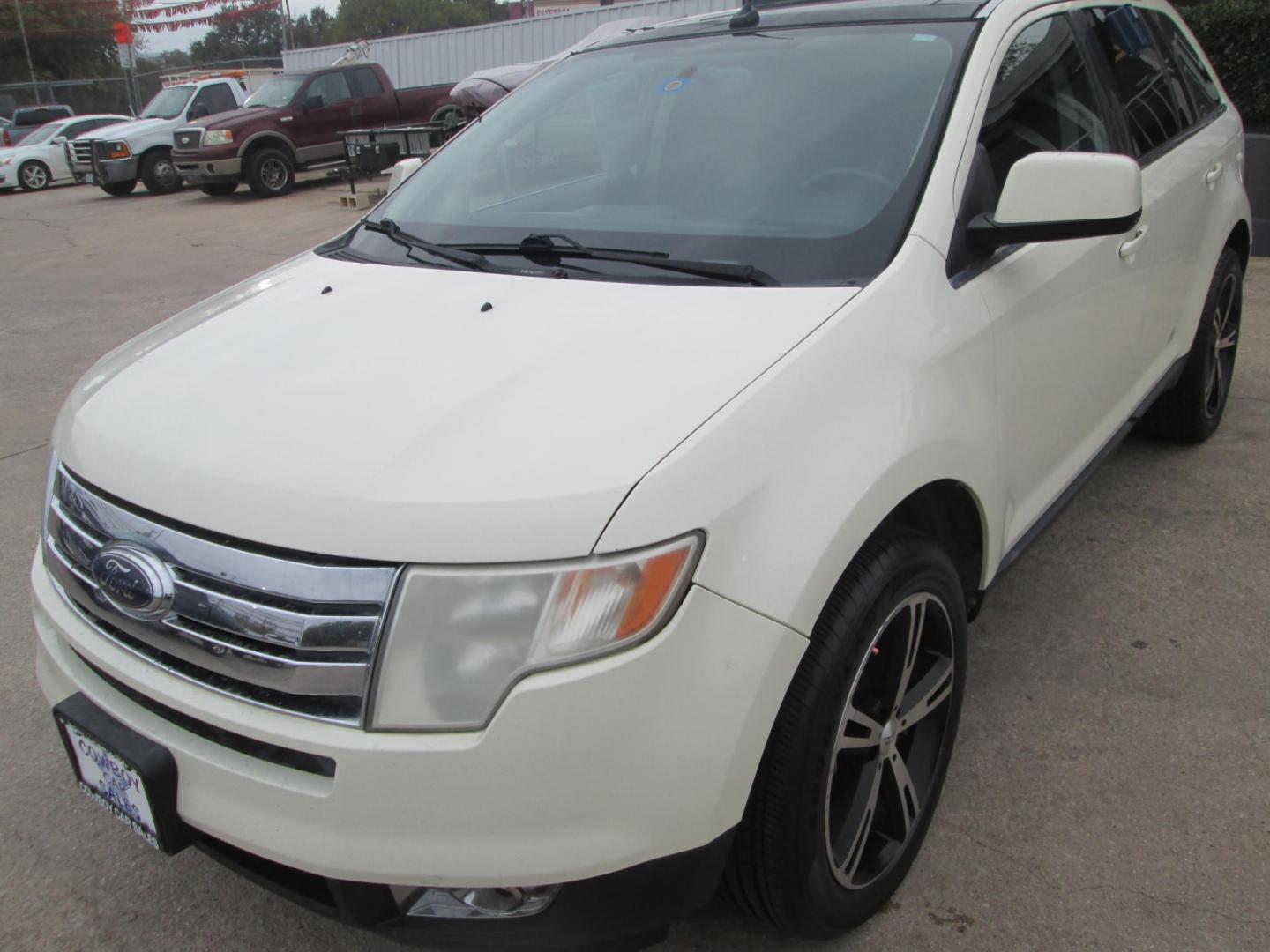 2008 WHITE Ford Edge Limited AWD (2FMDK49C88B) with an 3.5L V6 DOHC 24V engine, 6-Speed Automatic Overdrive transmission, located at 1815 NE 28th St., Fort Worth, TX, 76106, (817) 625-6251, 32.795582, -97.333069 - Photo#0