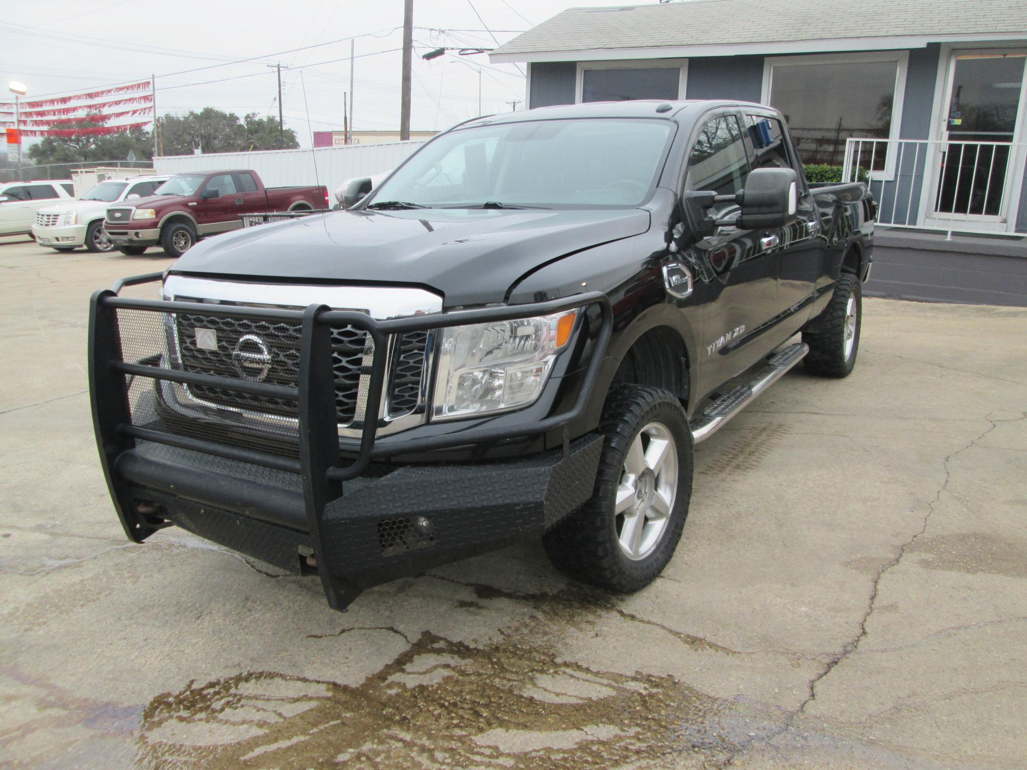 photo of 2017 Nissan Titan XD SV 4WD