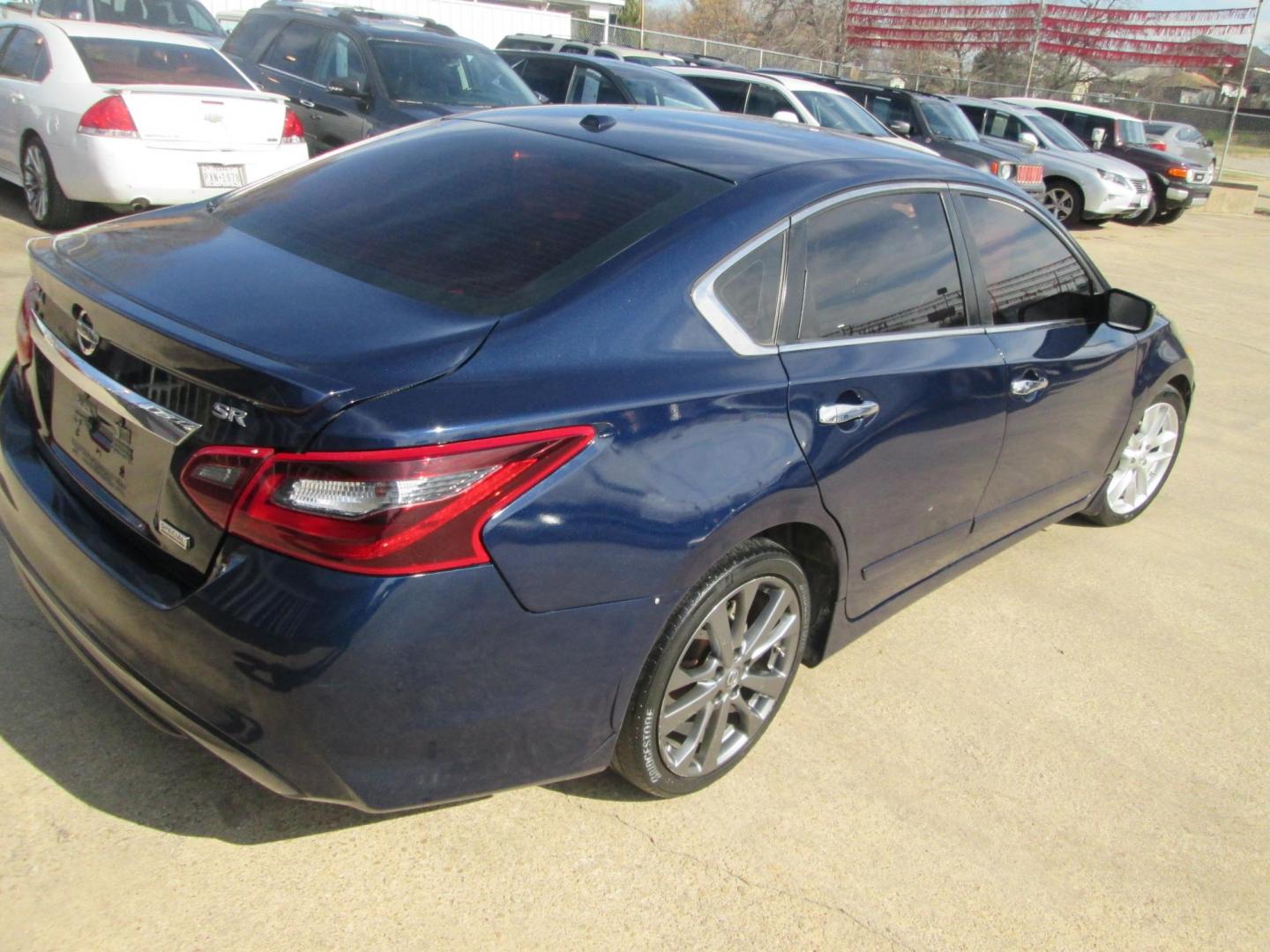 2018 BLUE Nissan Altima 2.5 (1N4AL3AP2JC) with an 2.5L L4 DOHC 16V engine, CVT transmission, located at 1815 NE 28th St., Fort Worth, TX, 76106, (817) 625-6251, 32.795582, -97.333069 - Photo#4