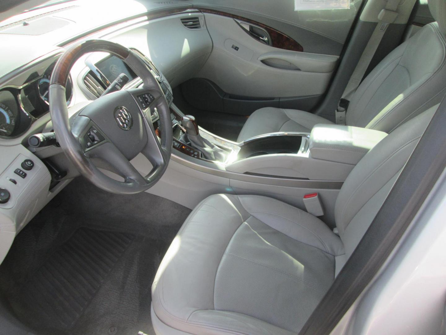 2013 SILVER Buick LaCrosse Premium Package 2, w/Leather (1G4GF5G38DF) with an 3.6L V6 DOHC 24V engine, 6-Speed Automatic transmission, located at 1815 NE 28th St., Fort Worth, TX, 76106, (817) 625-6251, 32.795582, -97.333069 - Photo#9