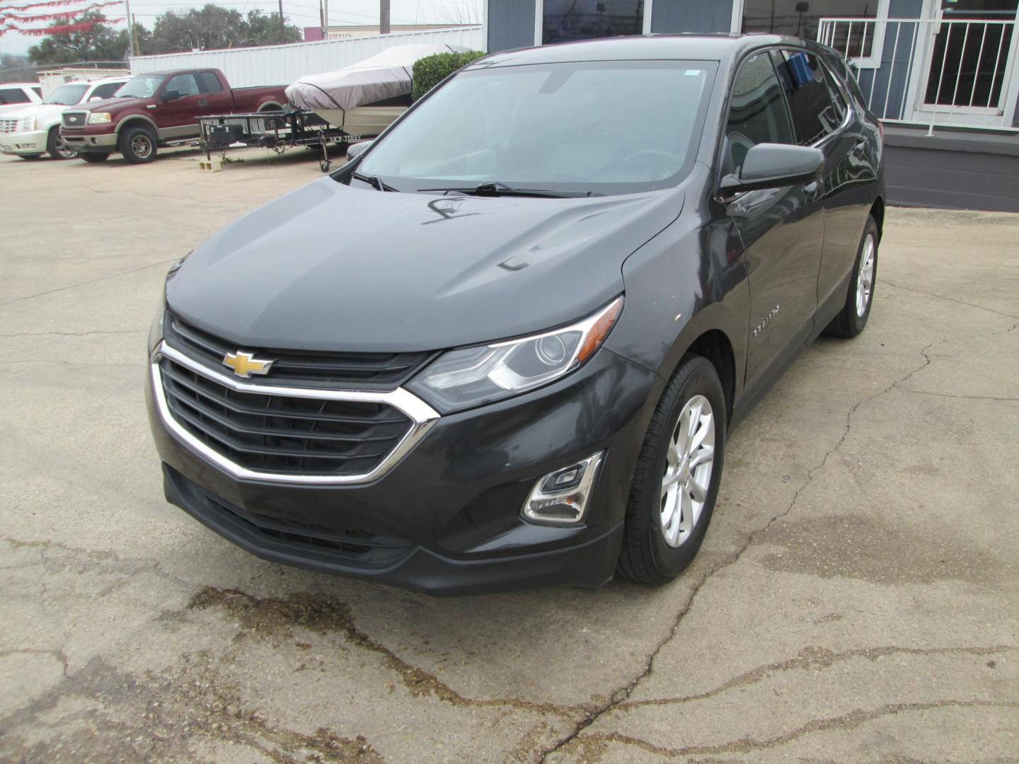 2019 GRAY Chevrolet Equinox LT 1.5 2WD (2GNAXKEV0K6) with an 1.5L L4 DIR DOHC 16V TURBO engine, 6A transmission, located at 1815 NE 28th St., Fort Worth, TX, 76106, (817) 625-6251, 32.795582, -97.333069 - Photo#0