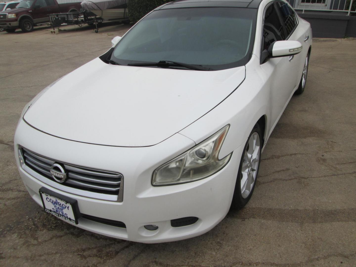 2012 WHITE Nissan Maxima SV (1N4AA5AP5CC) with an 3.5L V6 DOHC 24V engine, Continuously Variable Transmission transmission, located at 1815 NE 28th St., Fort Worth, TX, 76106, (817) 625-6251, 32.795582, -97.333069 - Photo#1