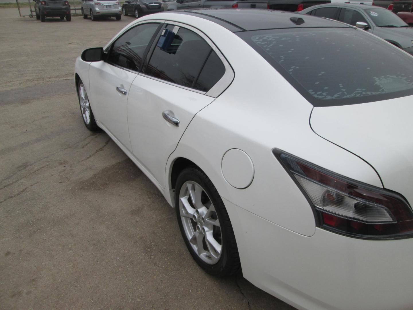 2012 WHITE Nissan Maxima SV (1N4AA5AP5CC) with an 3.5L V6 DOHC 24V engine, Continuously Variable Transmission transmission, located at 1815 NE 28th St., Fort Worth, TX, 76106, (817) 625-6251, 32.795582, -97.333069 - Photo#7