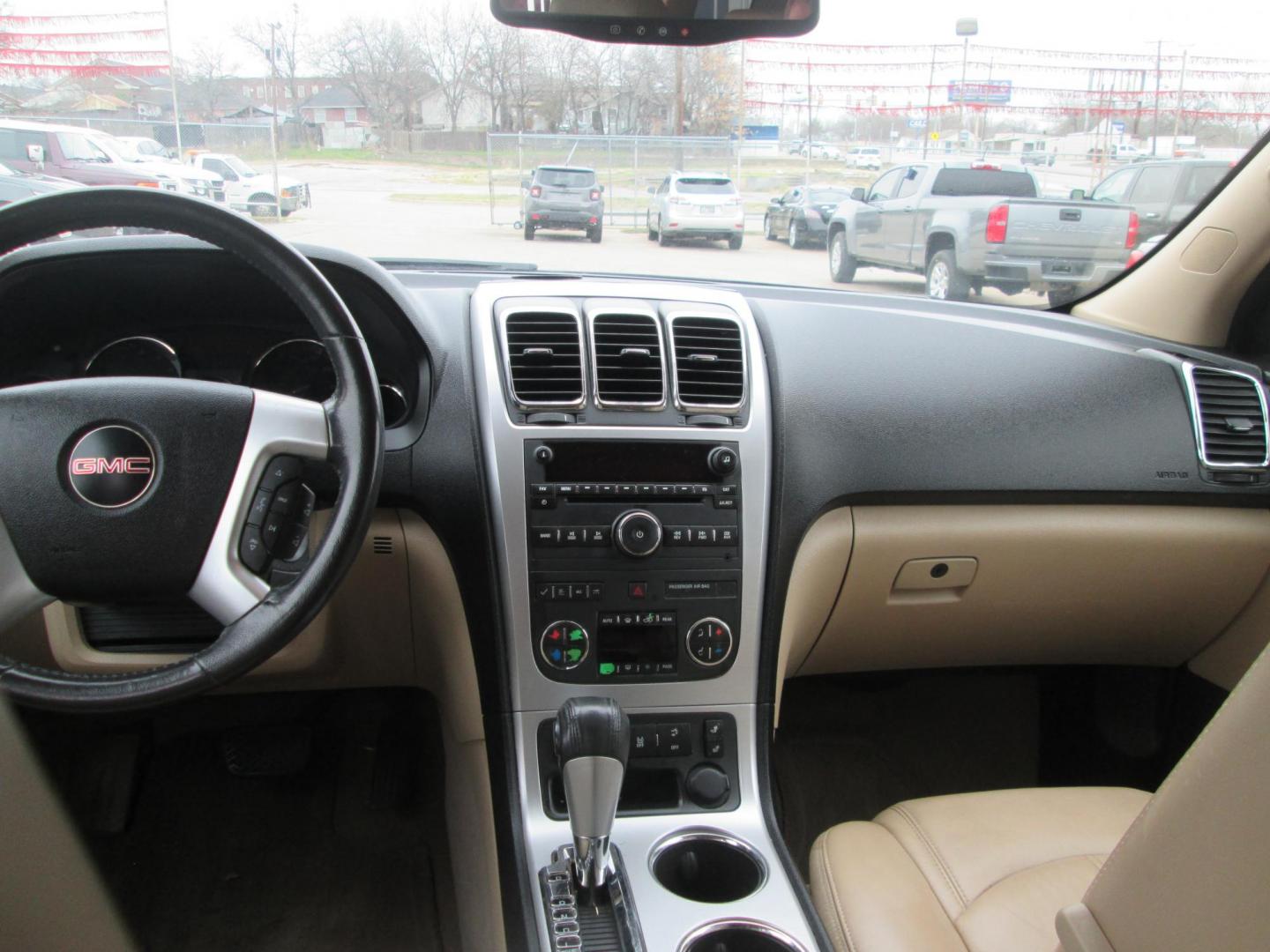 2012 BROWN GMC Acadia SLT-1 FWD (1GKKRRED6CJ) with an 3.6L V6 DOHC 24V engine, 6-Speed Automatic transmission, located at 1815 NE 28th St., Fort Worth, TX, 76106, (817) 625-6251, 32.795582, -97.333069 - Photo#9